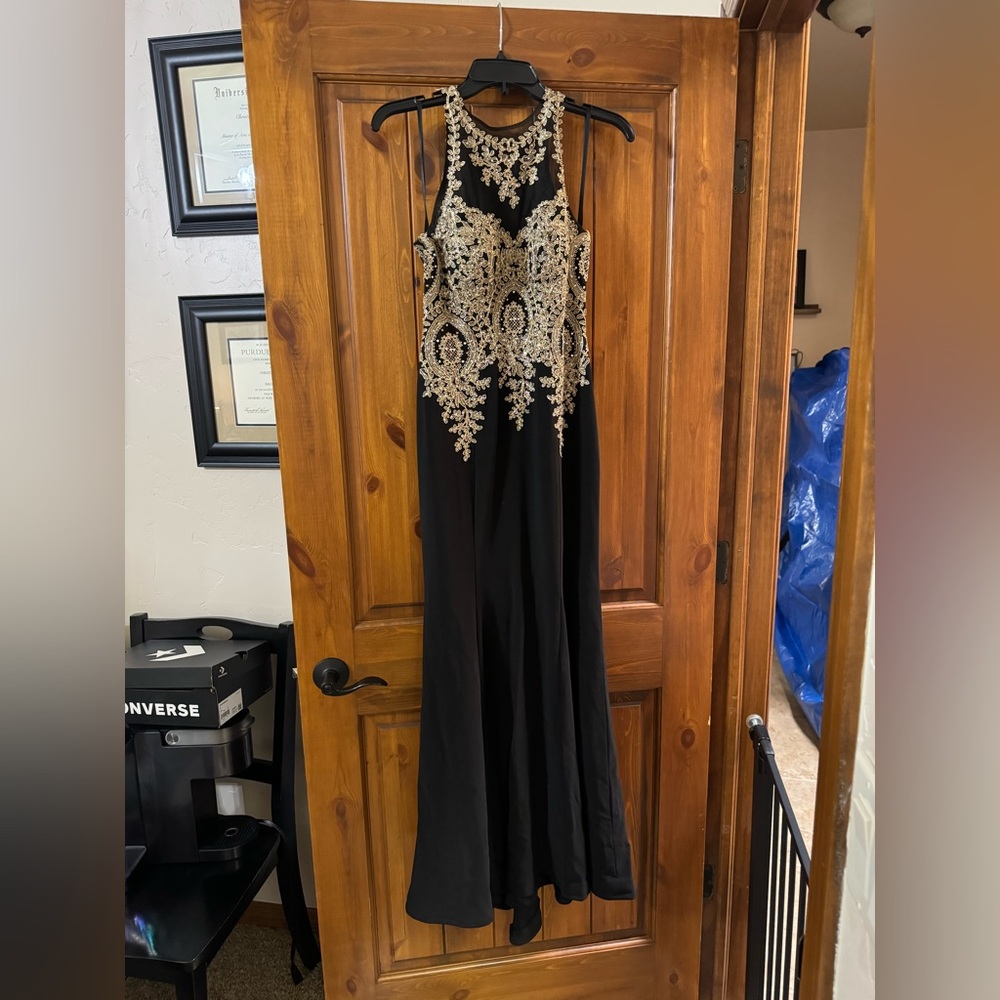 Prom dress xScape 6 petite, black with gold accents. Mermaid fit. Worn one time.